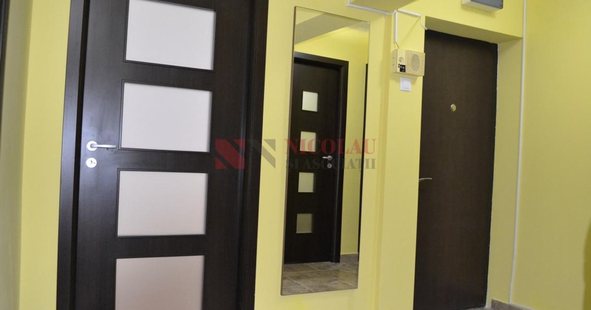 Apartament decomandat cu 3 camere în zona Centru Civic, Iași