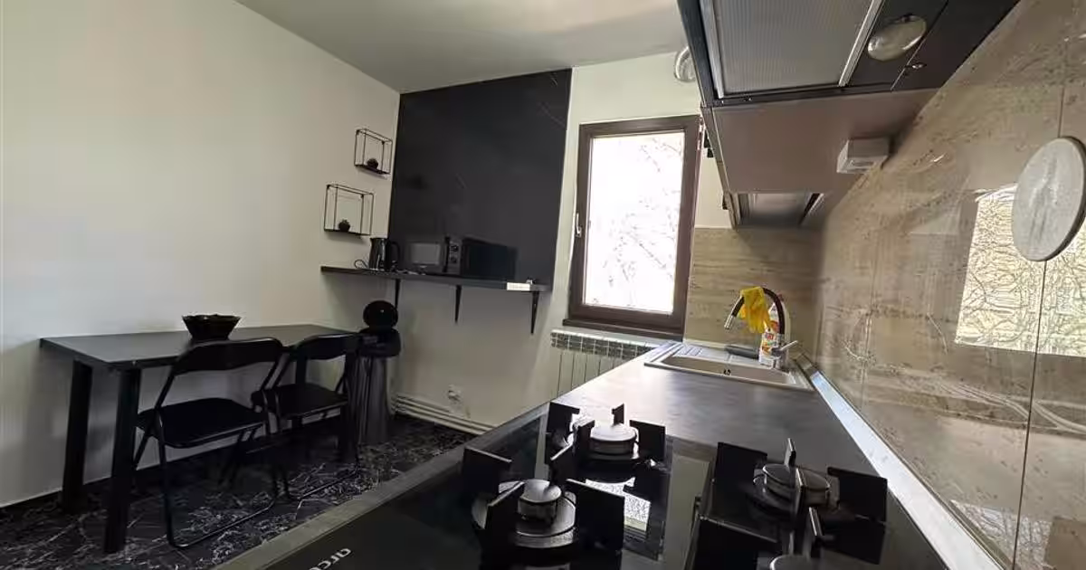 Apartament cu 3 camere în zona Podu Roș, Iași