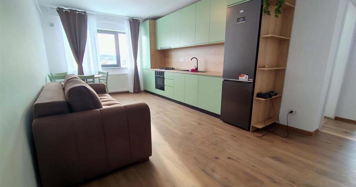 Apartament semidecomandat cu 3 camere în Ipotești