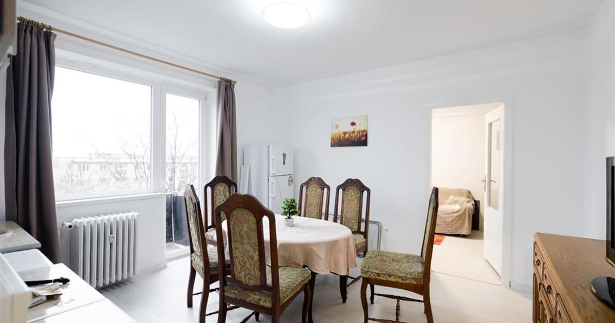 Apartament semidecomandat cu 4 camere în zona Central, Oradea