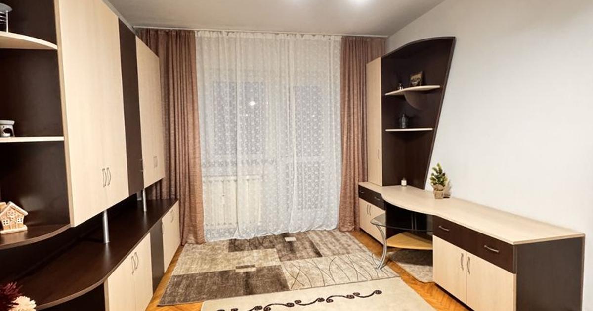 Apartament cu 3 camere în zona Decebal, Oradea