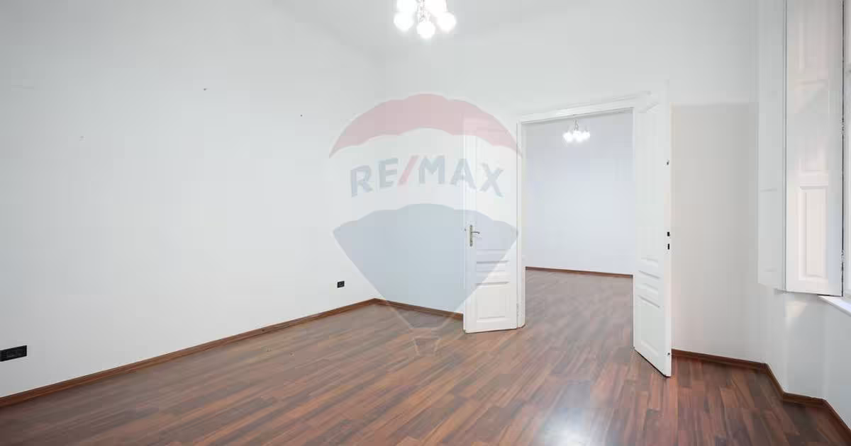 Apartament semidecomandat cu 3 camere în zona Ultracentral, Oradea
