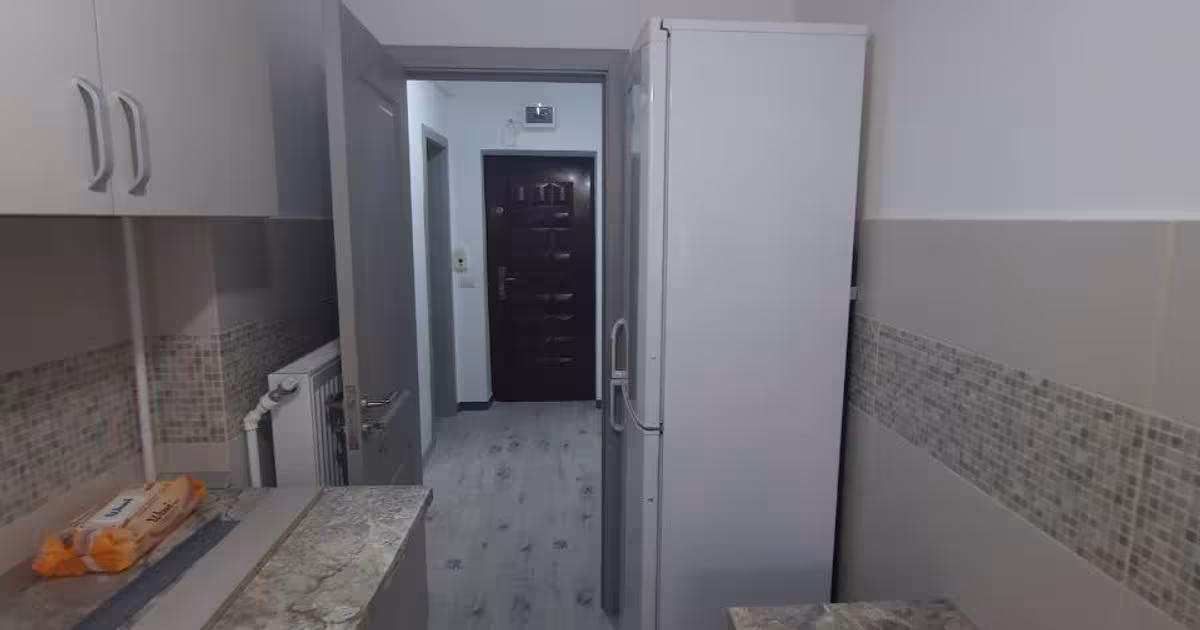 Apartament decomandat cu 2 camere în zona Central, Piatra-Neamț