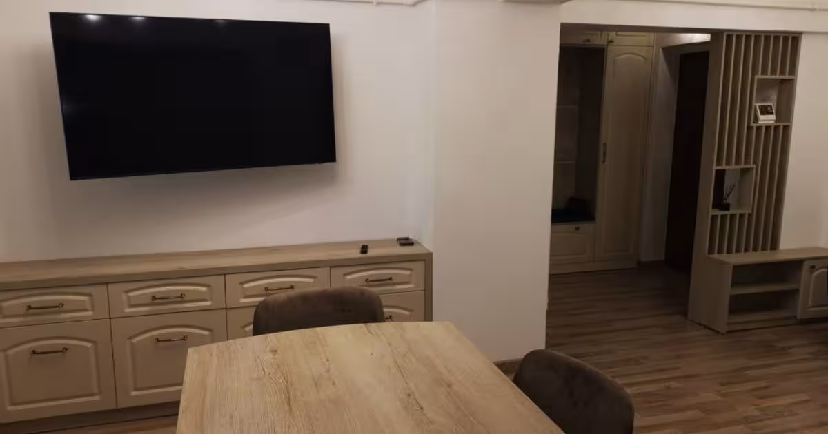 Apartament decomandat cu 3 camere în zona Central, Pitești