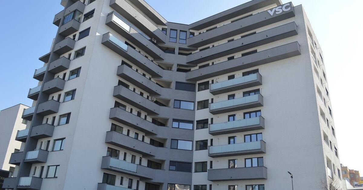 Apartament decomandat cu 3 camere în zona Frații Golești, Pitești