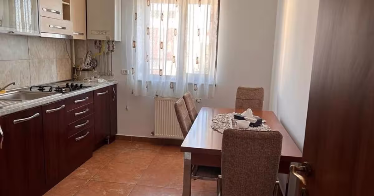Apartament semidecomandat cu 3 camere în zona Găvana Platou, Pitești
