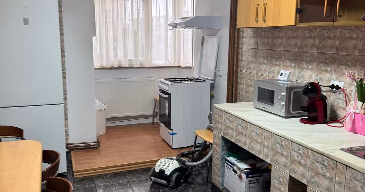 Apartament decomandat cu 3 camere în zona Tudor Vladimirescu, Pitești