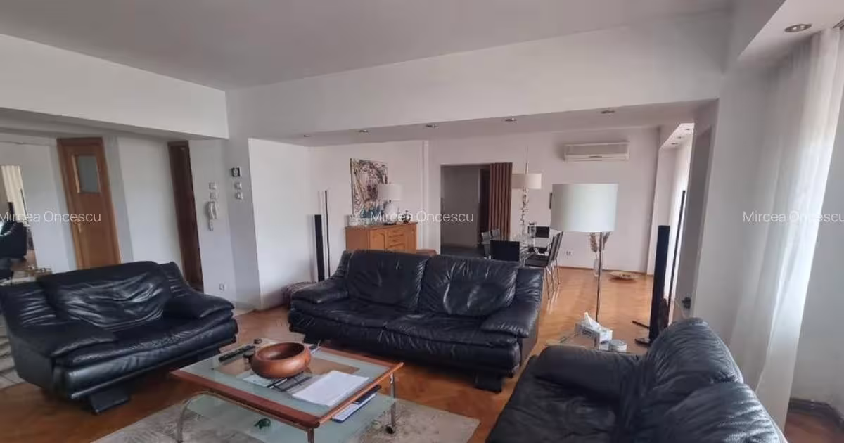 Apartament decomandat cu 5 camere în zona Ultracentral, Pitești