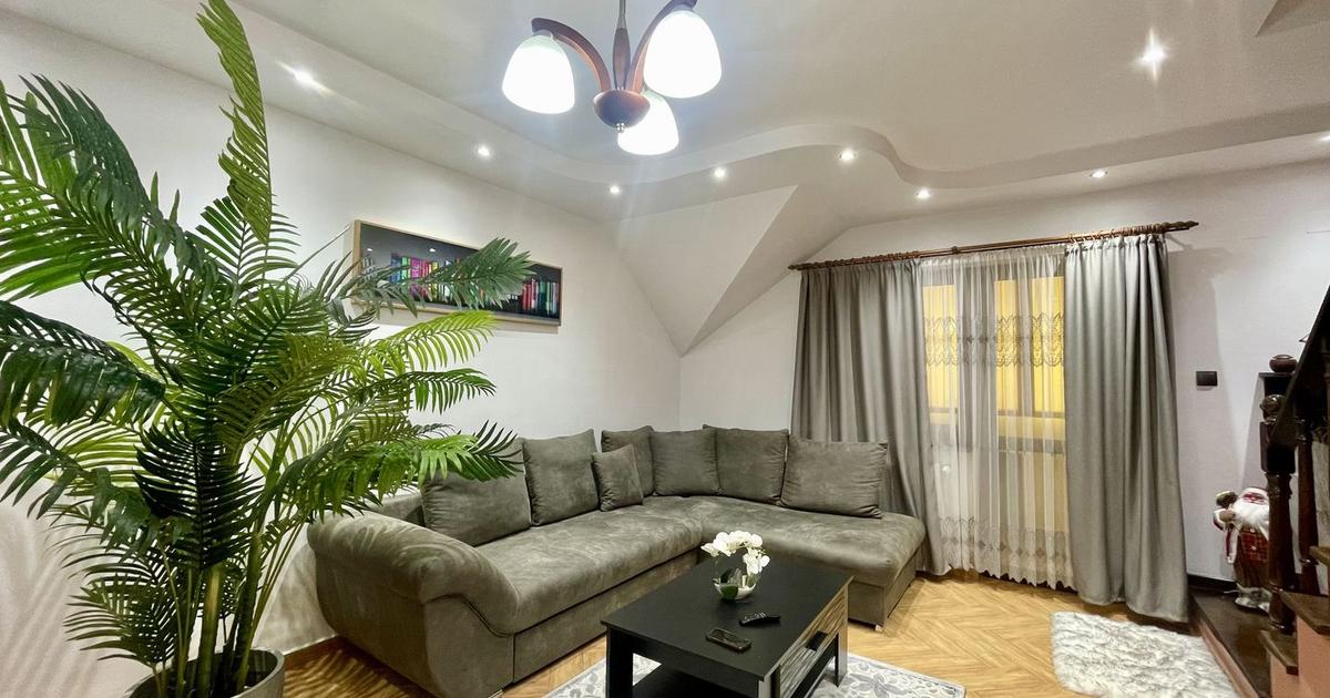 Apartament semidecomandat cu 3 camere în zona Central, Rădăuți