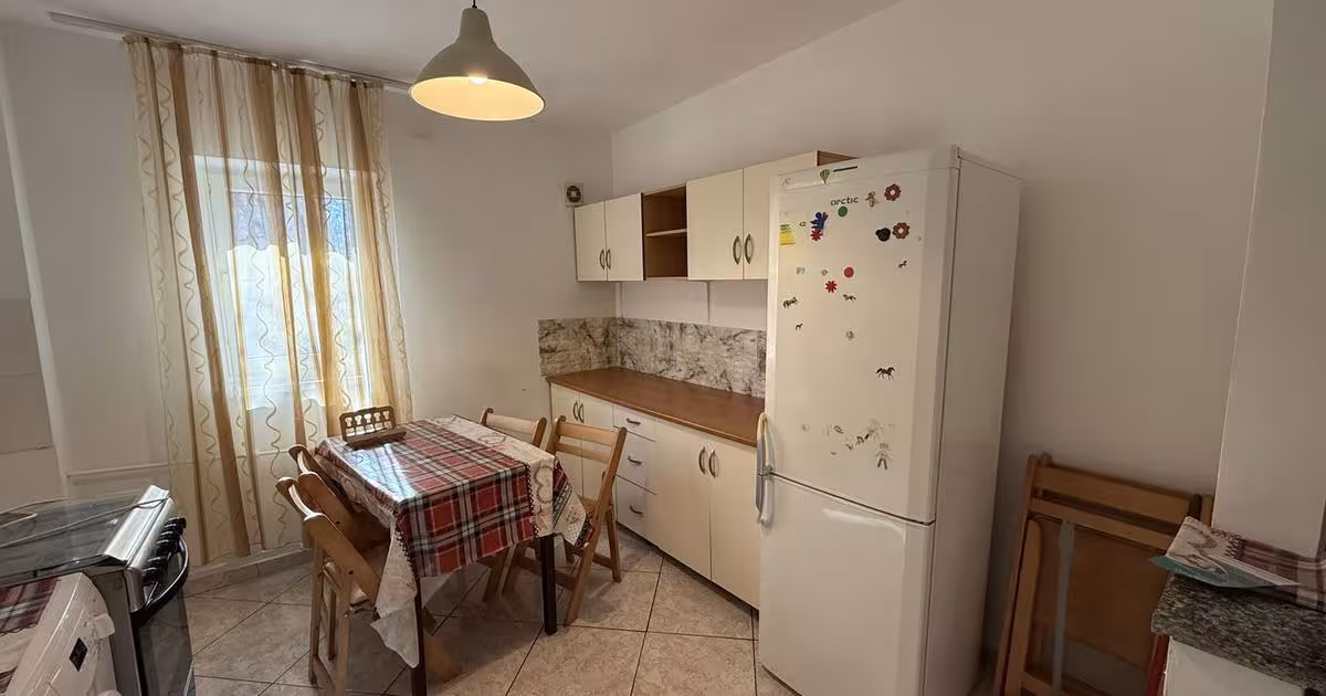 Apartament semidecomandat cu 2 camere în zona Central, Rădăuți