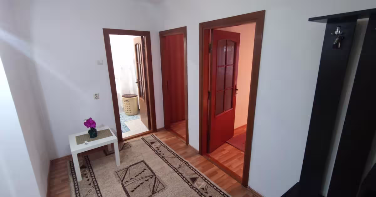 Apartament decomandat cu 3 camere în zona Calea lui Traian-Sud, Râmnicu Vâlcea