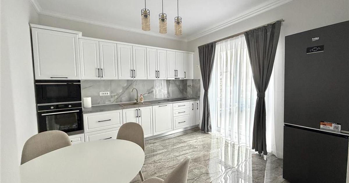 Apartament semidecomandat cu 2 camere în Sânmartin