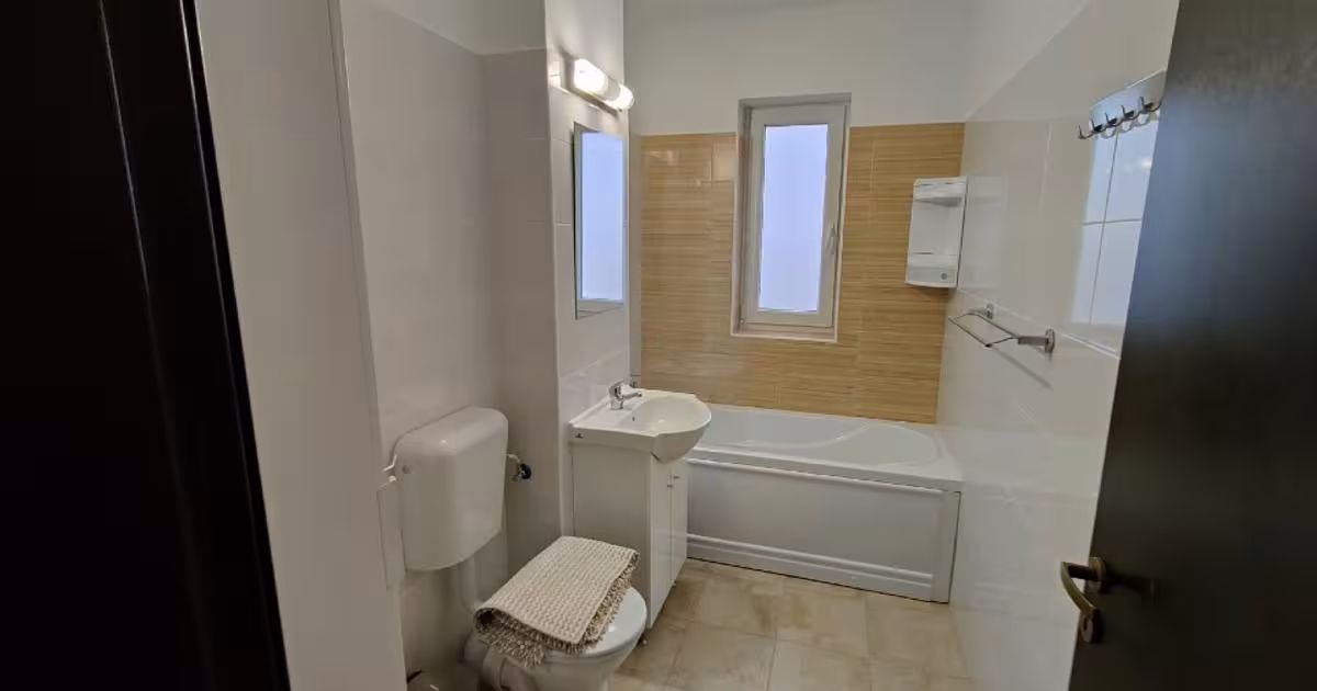 Apartament decomandat cu 3 camere în Sânpetru