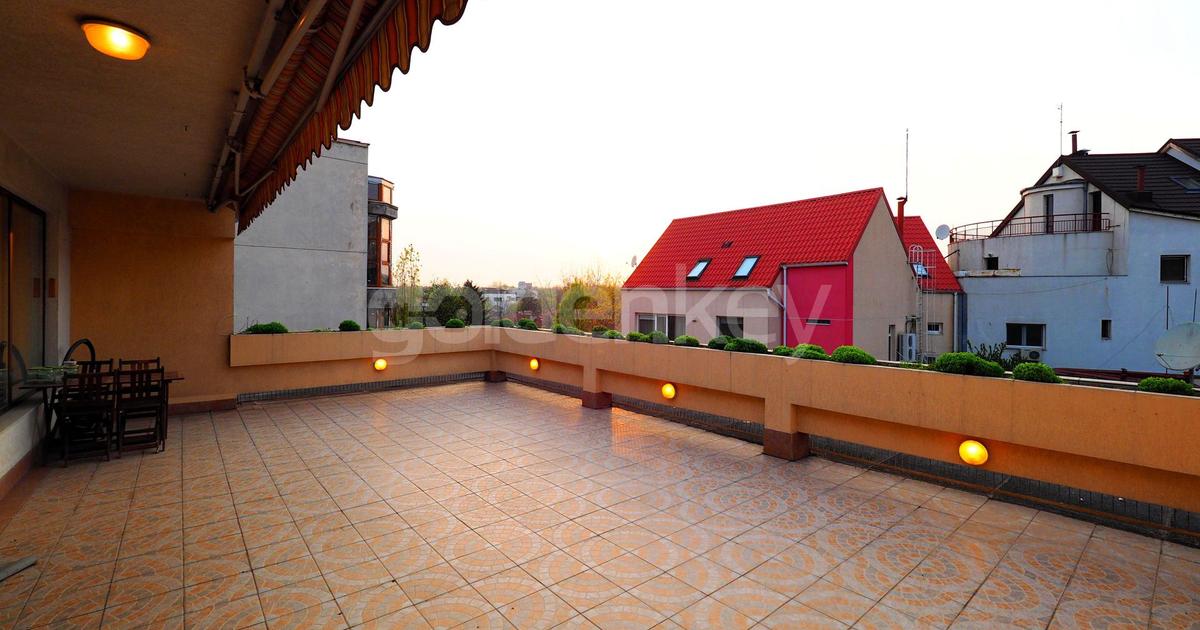 Apartament semidecomandat cu 3 camere în zona Primăverii, Sector 1