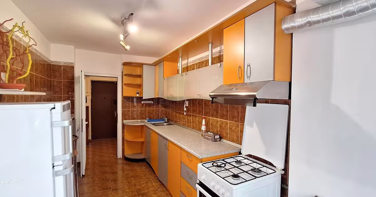 Apartament semidecomandat cu 3 camere în zona Moșilor, Sector 2