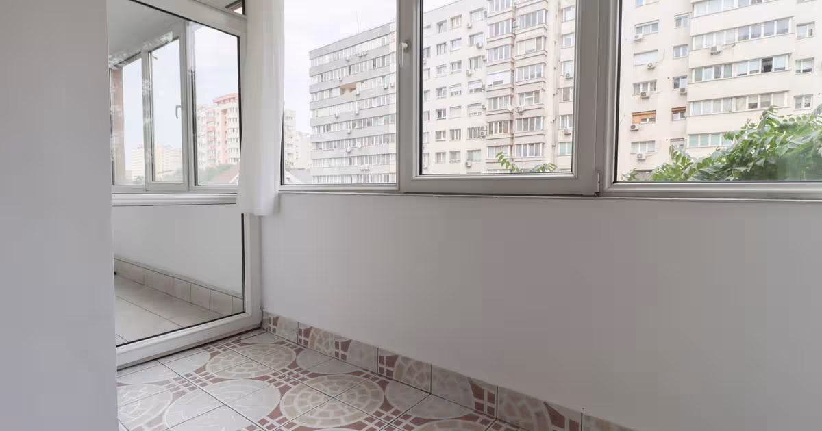 Apartament semidecomandat cu 3 camere în zona Obor, Sector 2