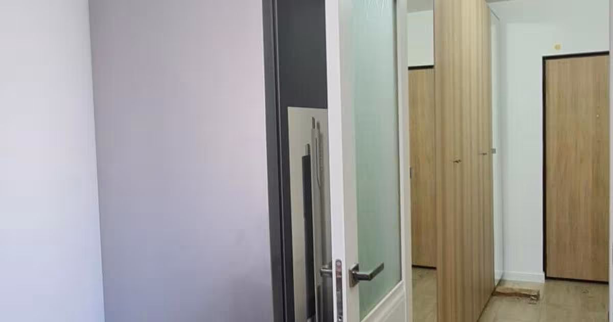 Apartament semidecomandat cu 2 camere în zona Basarabia, Sector 3