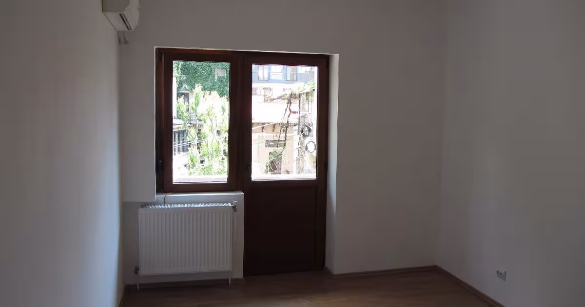Apartament semidecomandat cu 4 camere în zona Calea Călărașilor, Sector 3