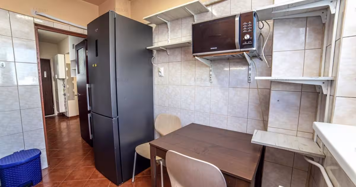 Apartament decomandat cu 2 camere în zona Sălăjan, Sector 3