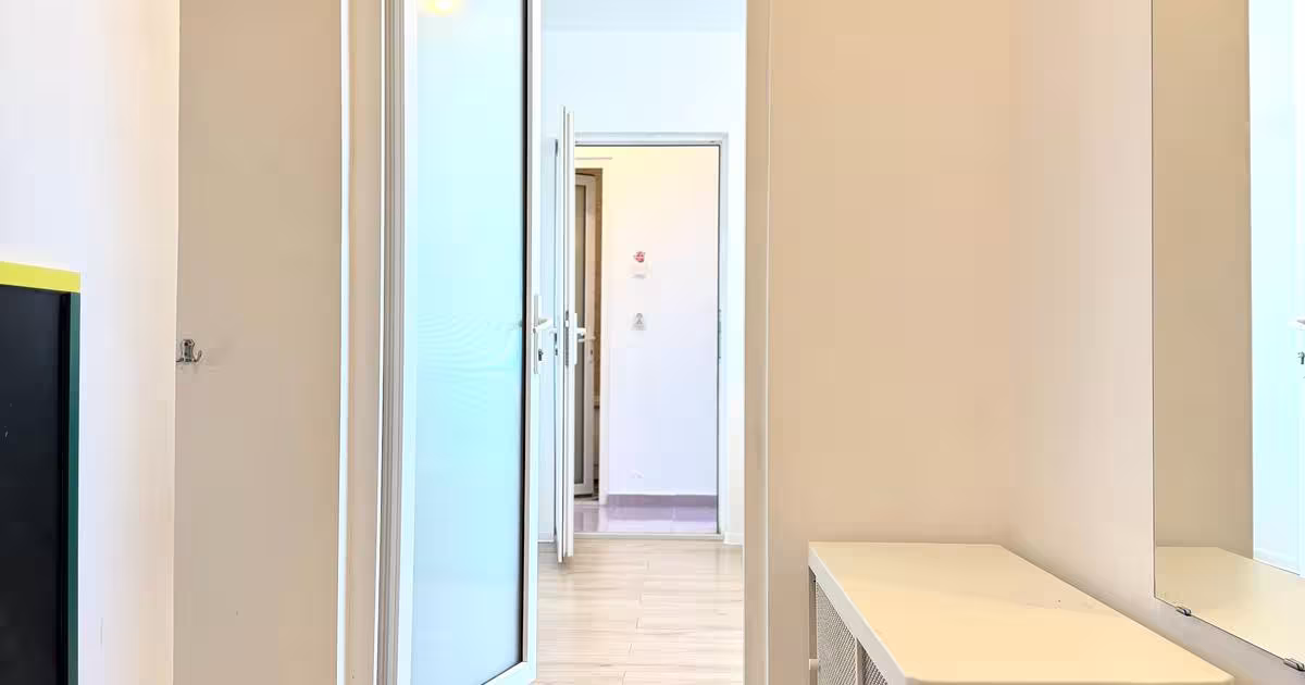 Apartament semidecomandat cu 3 camere în zona Titan, Sector 3