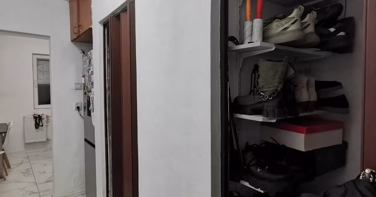 Apartament semidecomandat cu 2 camere în zona Alexandru Obregia, Sector 4