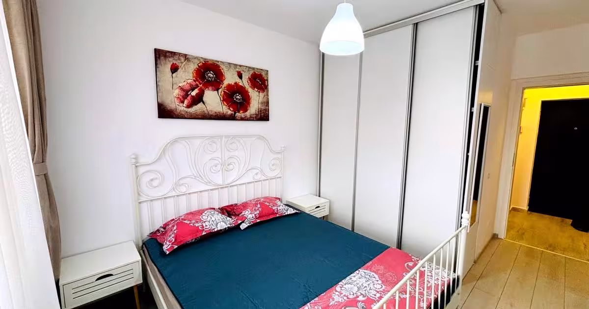 Apartament semidecomandat cu 2 camere în zona Apărătorii Patriei, Sector 4