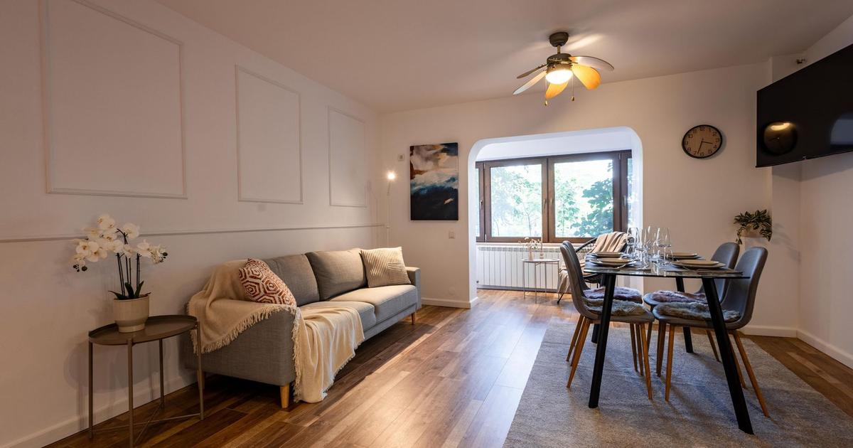 Apartament decomandat cu 3 camere în zona Berceni, Sector 4