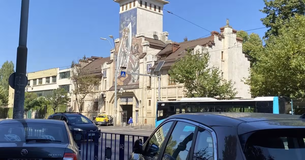 Apartament decomandat cu 3 camere în zona Olteniței, Sector 4