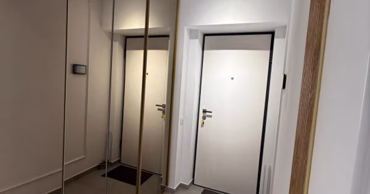 Apartament semidecomandat cu 3 camere în zona 13 Septembrie, Sector 5