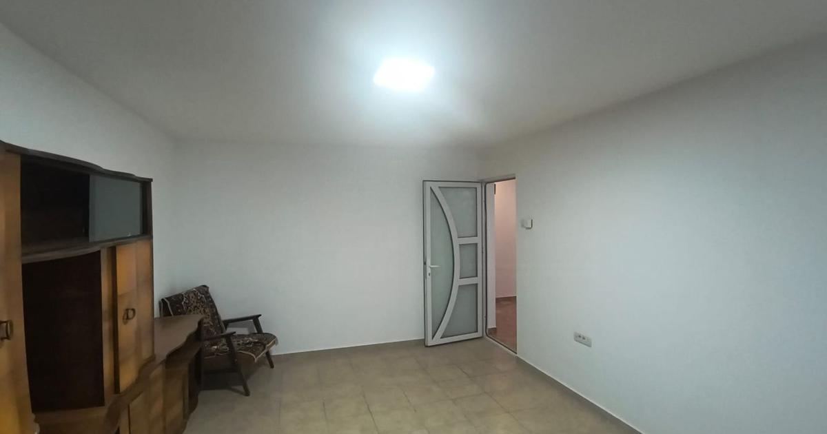 Apartament decomandat cu 2 camere în zona Sud, Siret