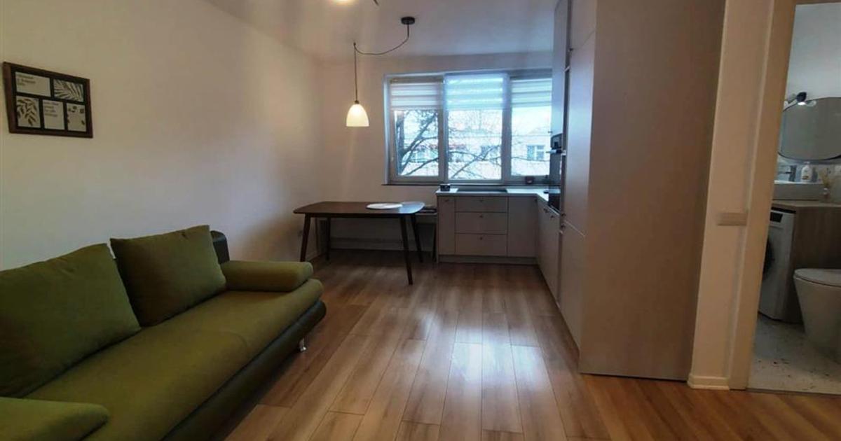 Apartament semidecomandat cu 3 camere în zona Central, Suceava