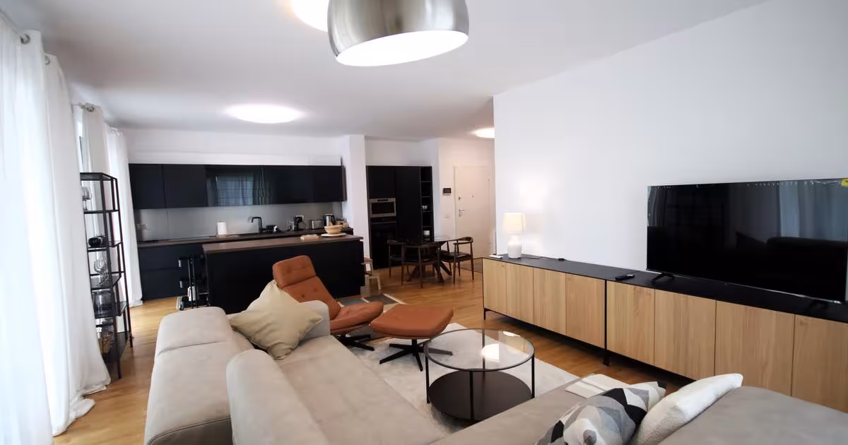 Apartament cu 4 camere, de inchiriat, in Centrul orasului