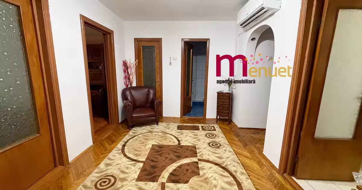 Apartament decomandat cu 3 camere în zona Central, Tulcea