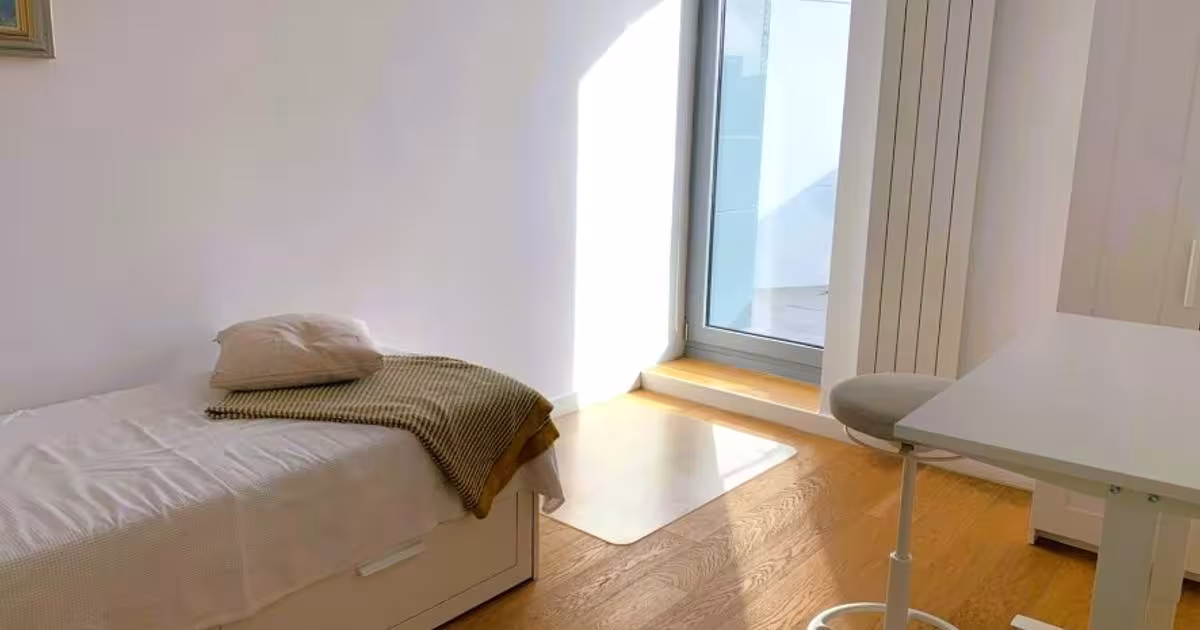Apartament decomandat cu 3 camere în zona P-ța Victoriei, Ultracentral