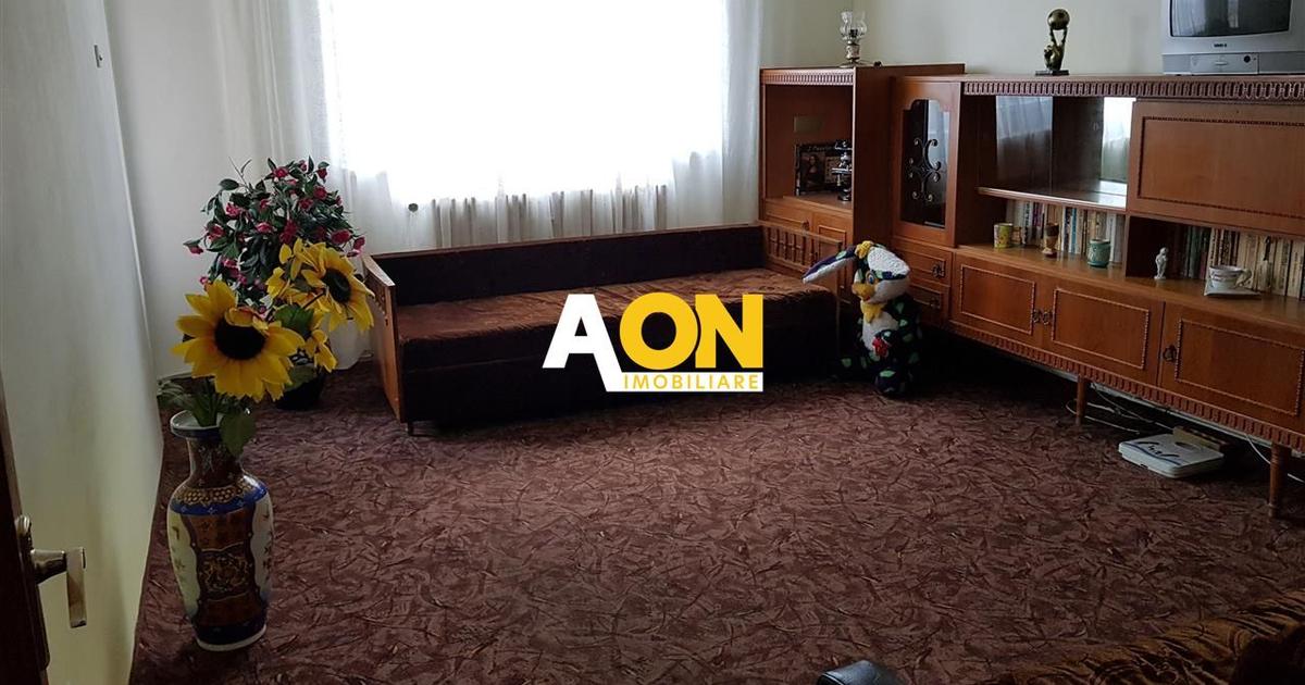 Apartament decomandat cu 3 camere în zona Central, Alba Iulia