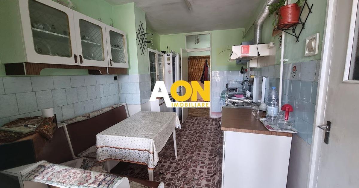 Apartament decomandat cu 4 camere în zona Central, Alba Iulia