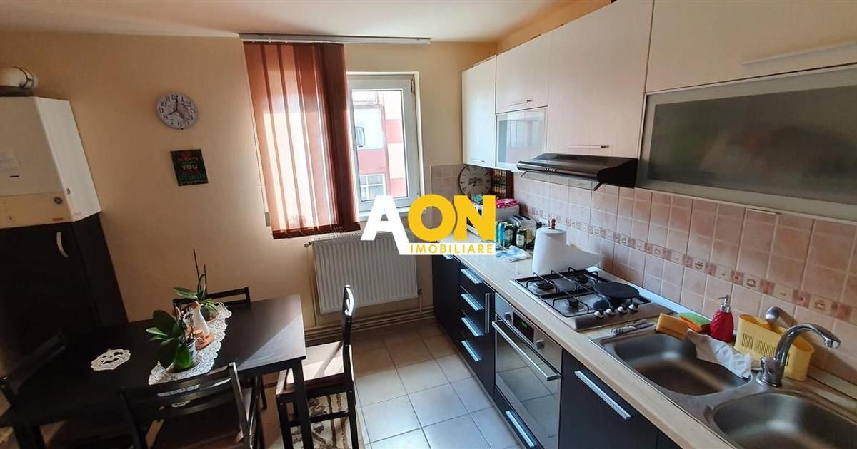 Apartament semidecomandat cu 3 camere în zona Cetate, Alba Iulia