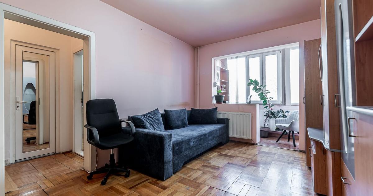 Apartament semidecomandat cu 2 camere în zona Aurel Vlaicu, Arad