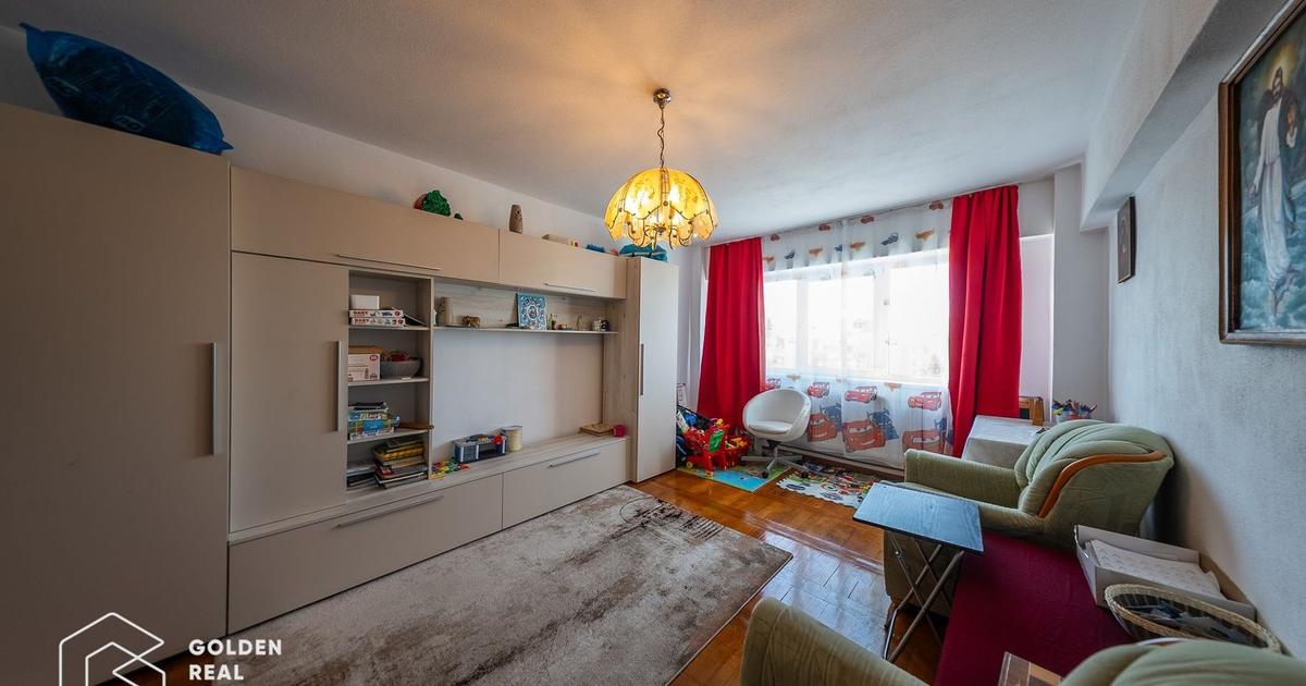 Apartament decomandat cu 4 camere în zona Aurel Vlaicu, Arad