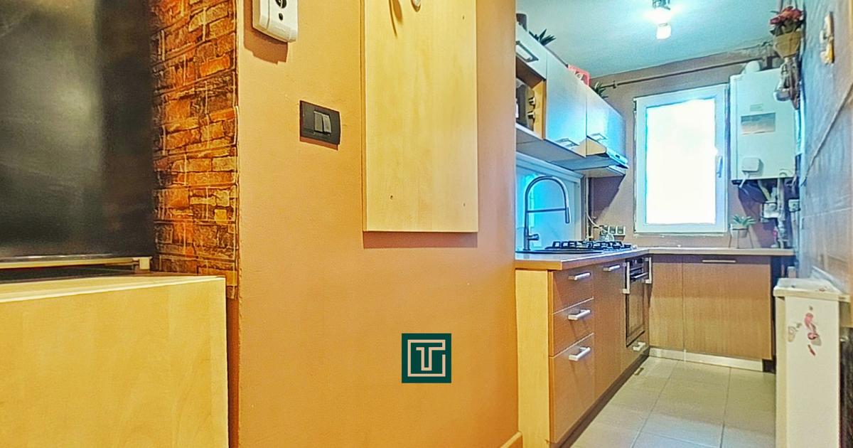 Apartament semidecomandat cu 2 camere în zona Aurel Vlaicu, Arad