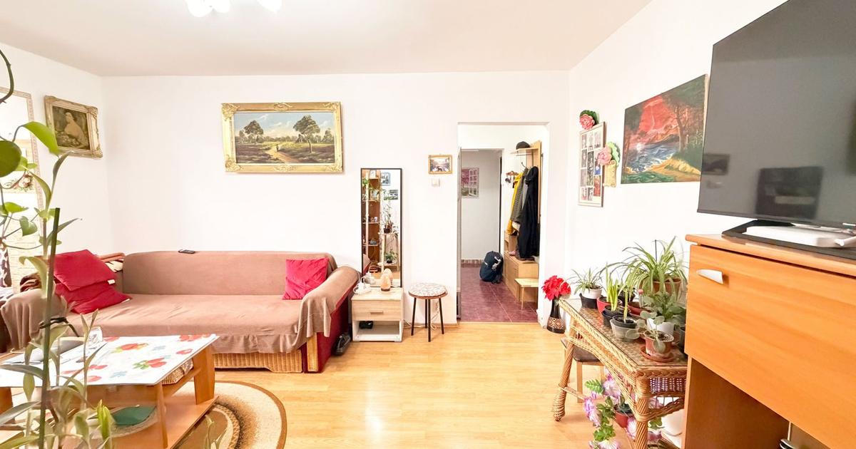 Apartament decomandat cu 3 camere în zona Aurel Vlaicu, Arad