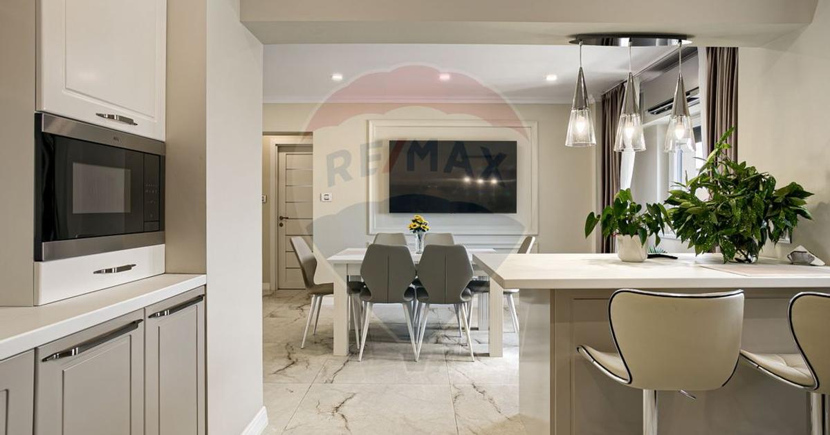 Apartament decomandat cu 4 camere în zona Aurel Vlaicu, Arad