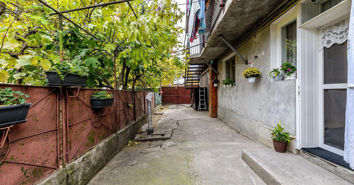 Apartament semidecomandat cu 6 camere în zona Bujac, Arad