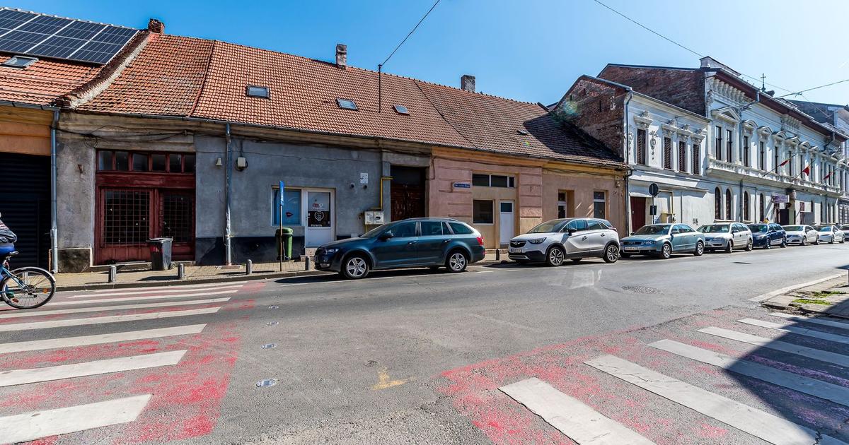 Apartament semidecomandat cu 5 camere în zona Central, Arad