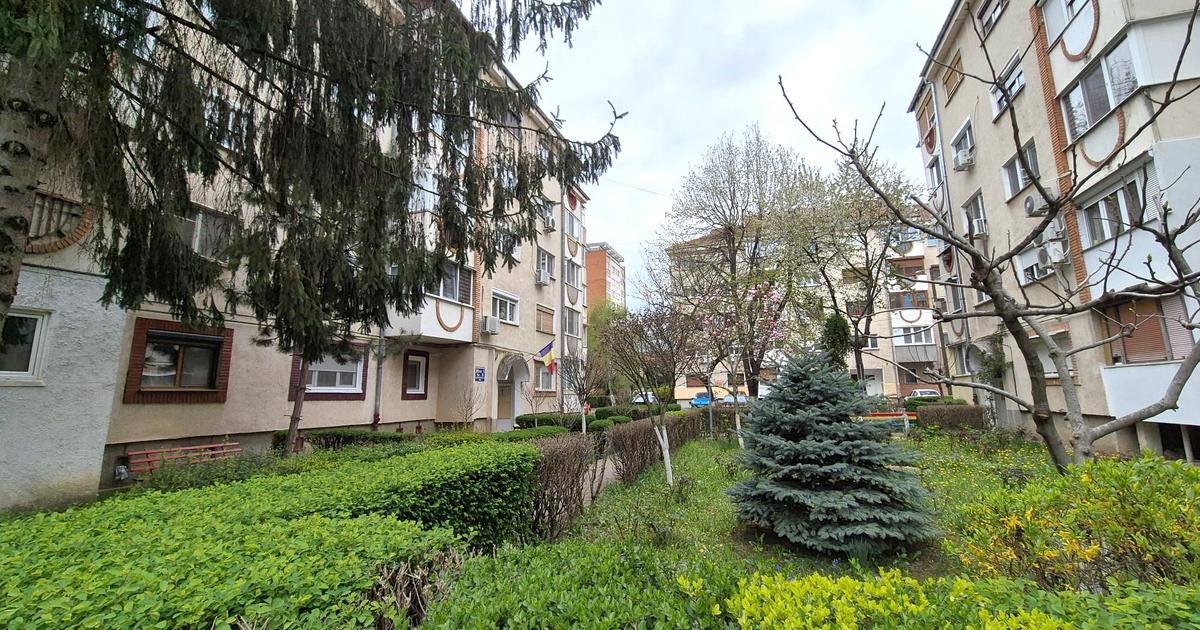 Apartament decomandat cu 2 camere în zona Central, Arad