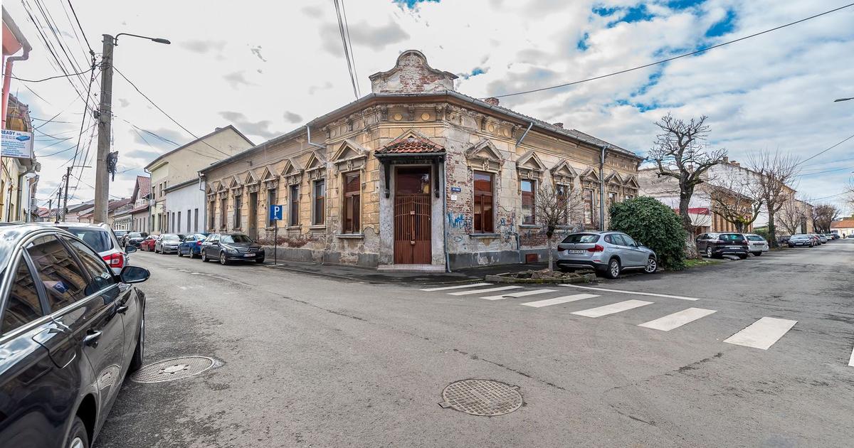 Apartament semidecomandat cu 3 camere în zona Central, Arad