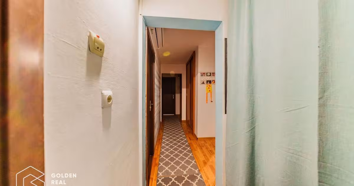 Apartament decomandat cu 4 camere în zona Confecții, Arad