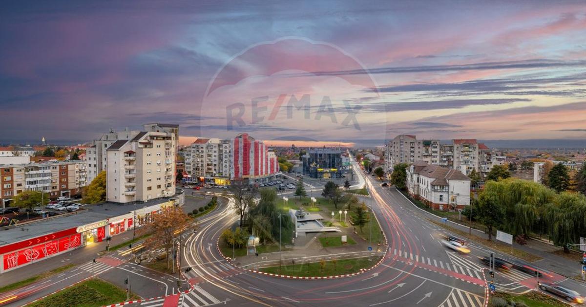 Apartament decomandat cu 4 camere în zona Intim, Arad