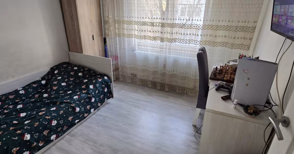 Apartament decomandat cu 3 camere în zona Micălaca, Arad