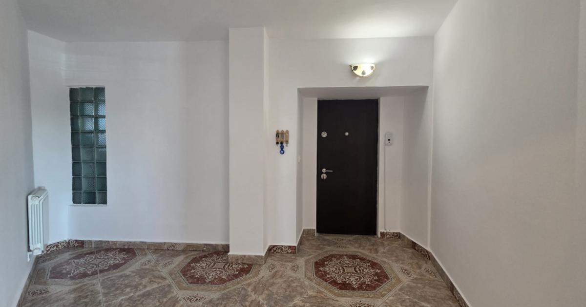Apartament circular cu 4 camere în zona P-ța Spitalului, Arad